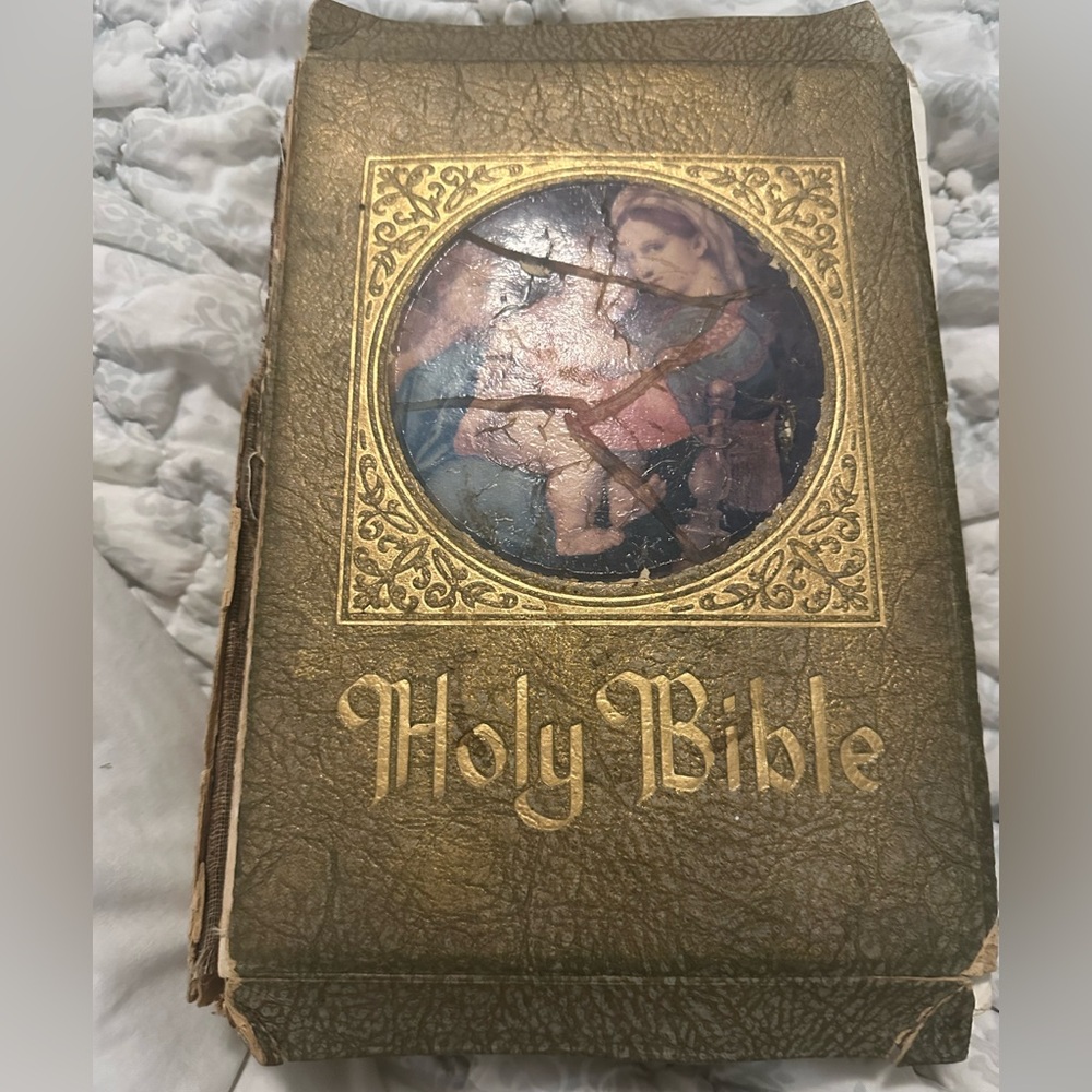 Holy Bible - Picture 1 of 4